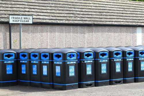 MRD-blue-black-bins-fragile-wall-sign-2015-EM