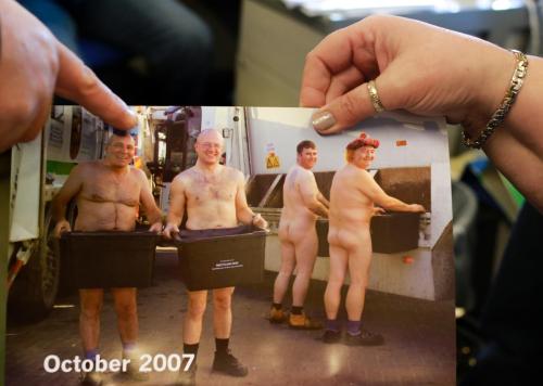 MRD-calendar-men-with-black-tubs-2015-EM