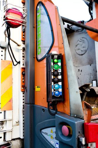 MRD-refuse-lorry-buttons-at-rear-2015-EM