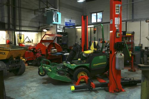 Mill Road Depot - Elena Moses - Vehicles